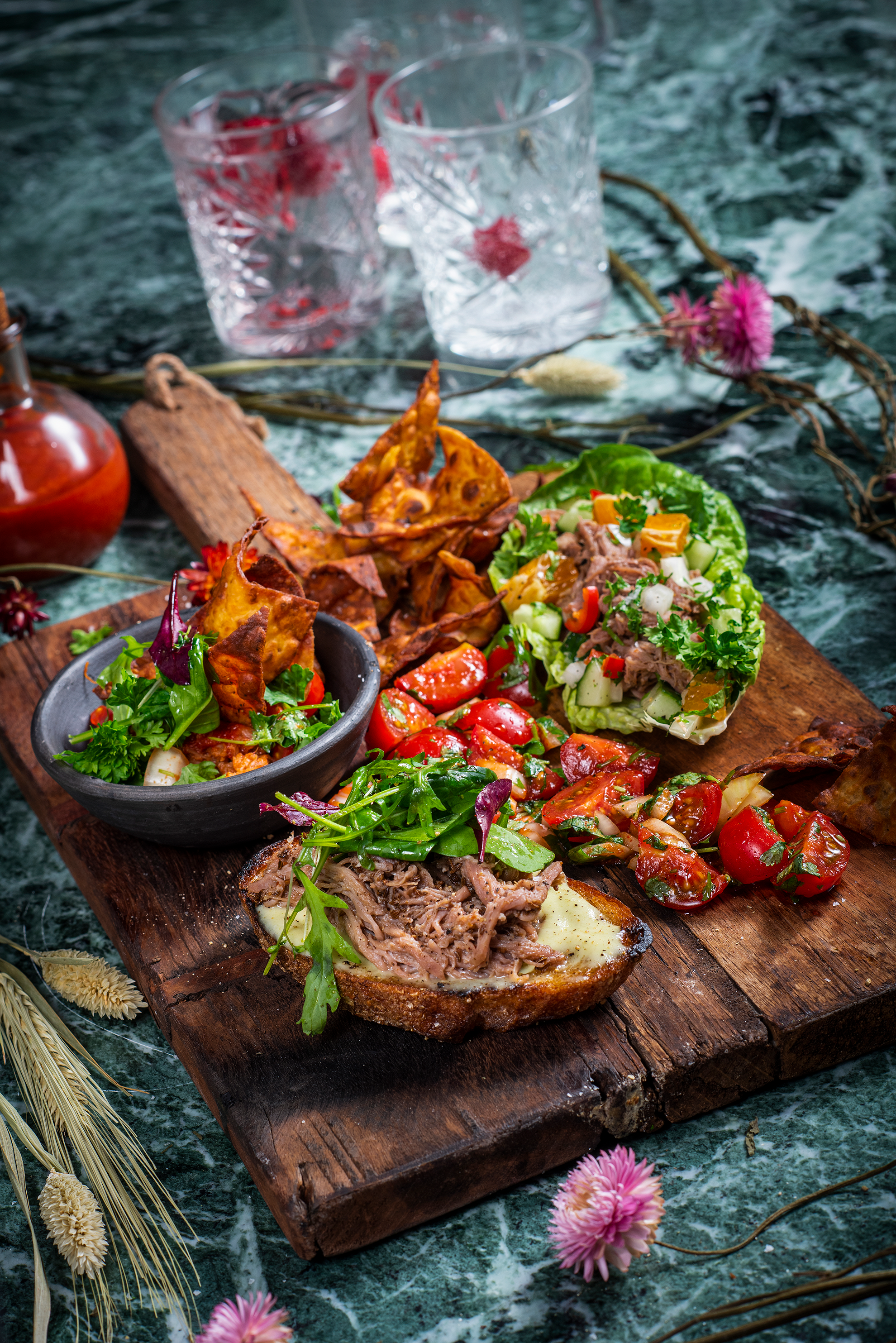 Revet svinenakke (pulled pork)