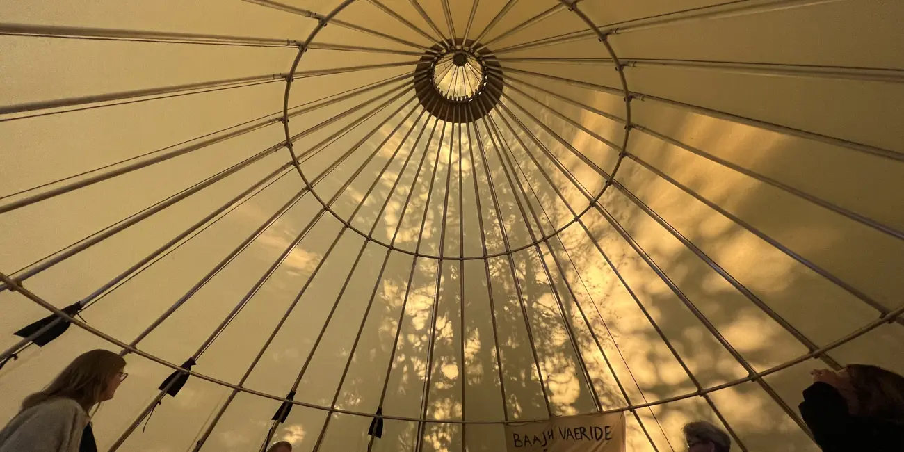 Storlavvoen Saemien Sijte Med Folk